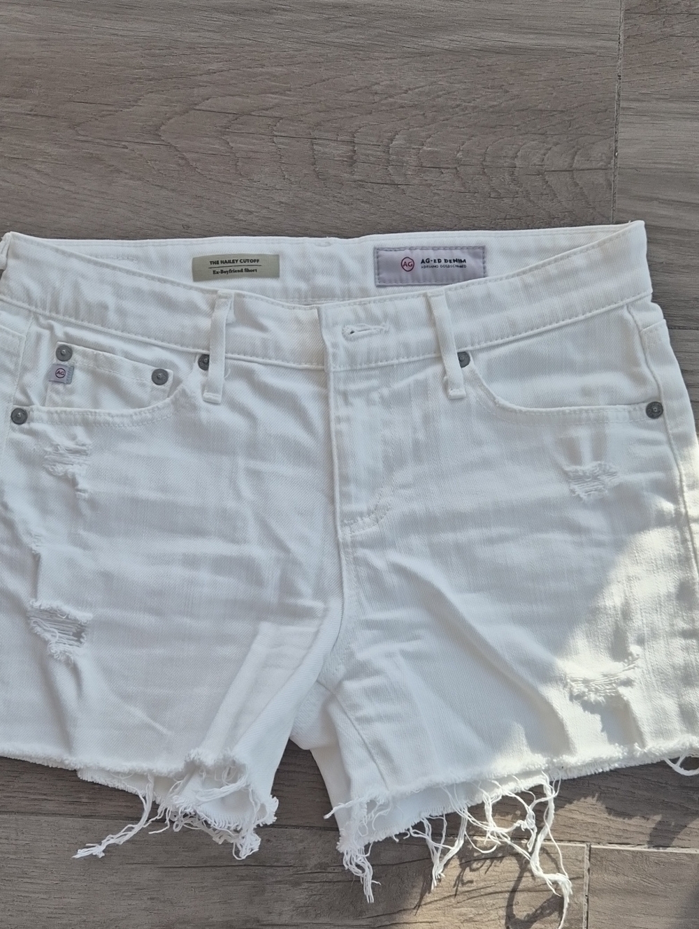 Agilde Distressed Women’s White Denim Shorts Sz 25